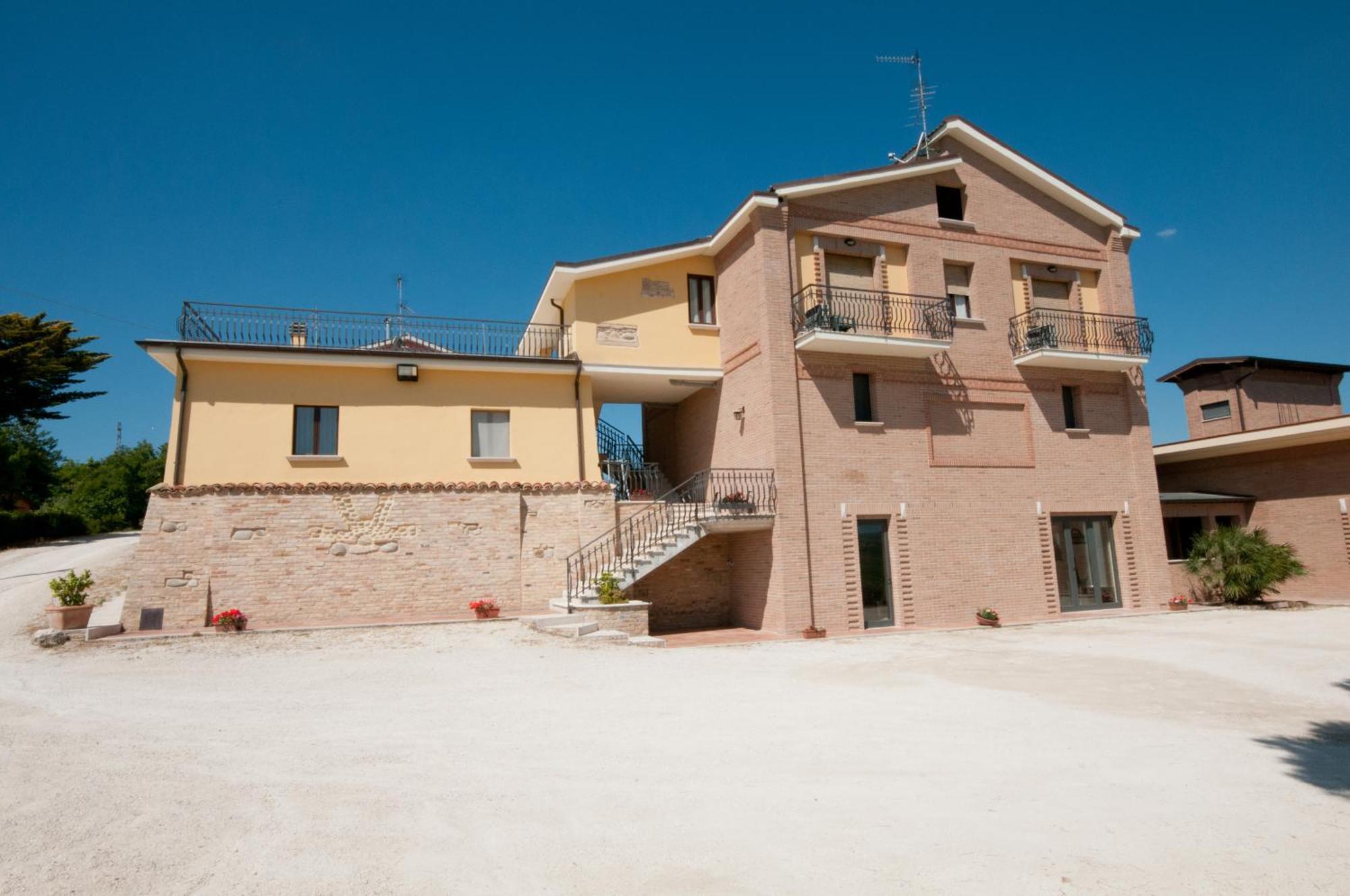 Agriturismo Il Crinale Castorano Kültér fotó